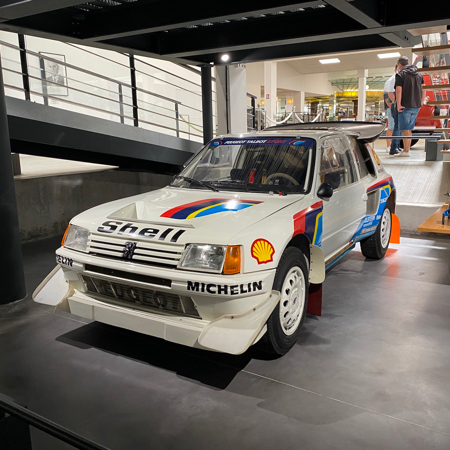 Peugeot 205 Turbo 16 Rallye Groupe B 1986 au Musée de l'Aventure Peugeot.