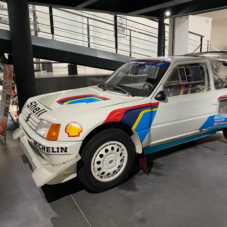 Peugeot 205 Turbo 16 Rallye Groupe B 1986 au Musée de l'Aventure Peugeot.