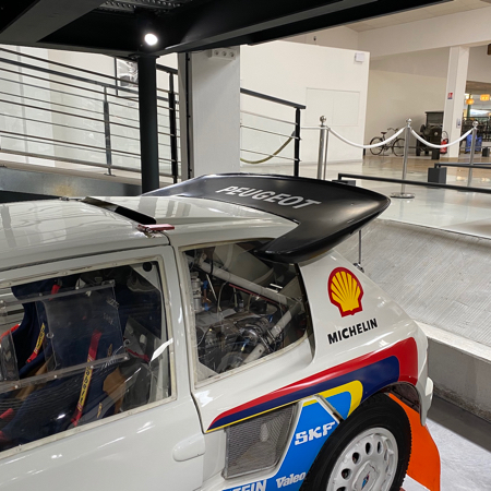 Peugeot 205 Turbo 16 Rallye Groupe B 1986 au Musée de l'Aventure Peugeot.