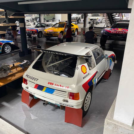 Peugeot 205 Turbo 16 Rallye Groupe B 1986 au Musée de l'Aventure Peugeot.