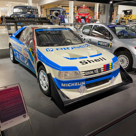 Peugeot 405 T16 Pikes Peak 1988-1989 au Musée de l'Aventure Peugeot.
