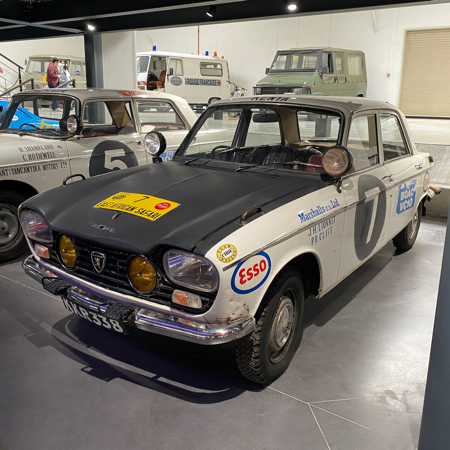 Peugeot 204 Berline Rallye 1967 au Musée de l'Aventure Peugeot.