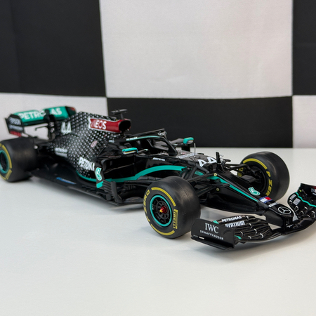 Numéro 2 : Mercedes-AMG F1 W11 EQ Performance '20 - Lewis Hamilton - Spanish GP 2020