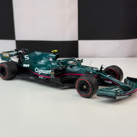 Numéro 81 : Aston Martin AMR21 '21 - Sebastian Vettel